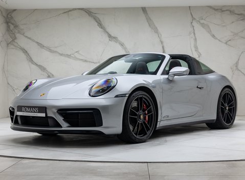 Porsche 911 Targa 4 GTS (992) 1