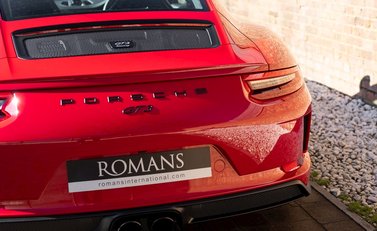 Porsche 911 GT3 Touring 25