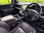 Land Rover Defender D300 X-Dynamic HSE Hard Top 10