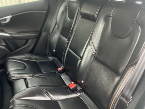 Volvo V40 2.0 V40 Cross Country Professional D3 5dr 22