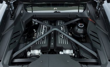 Lamborghini Huracan LP640-4 EVO 23