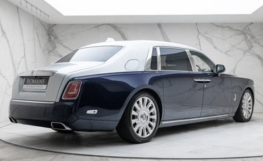 Rolls-Royce Phantom VIII EWB 6