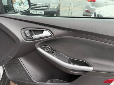 Ford Focus 1.6 TDCi Zetec Euro 5 (s/s) 5dr 23