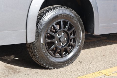 Renault Master 3.5 ton Coach Built Freddie Gover Horsebox with uprated suspension alloys  17