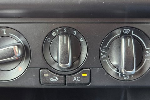 Volkswagen Polo 1.4 MATCH.. LOOK! ONLY 50000 MILES! 6 VW SERVICES..AIR CON..ALLOYS.. 6