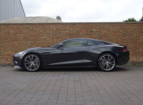 Aston Martin Vanquish 2