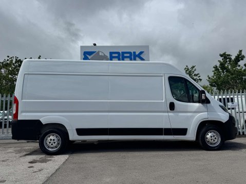Peugeot Boxer 2.2 BlueHDi 335 Professional Panel Van 5dr Diesel Manual L3 H2 Euro 6 (s/s) 5