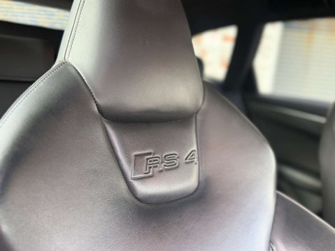Audi RS4 4.2 FSI V8 Estate 5dr Petrol S Tronic quattro Euro 5 (450 ps) 29