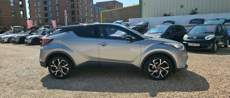 Toyota C-HR DYNAMIC.. 9 MAIN DEALER SERVICES.STUNNING EXAMPLE.SAT NAV..REVERSING CAMERA 1