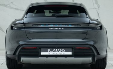 Porsche Taycan 4S Cross Turismo 5