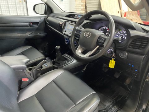 Toyota Hilux ACTIVE 4WD D-4D S/C 10