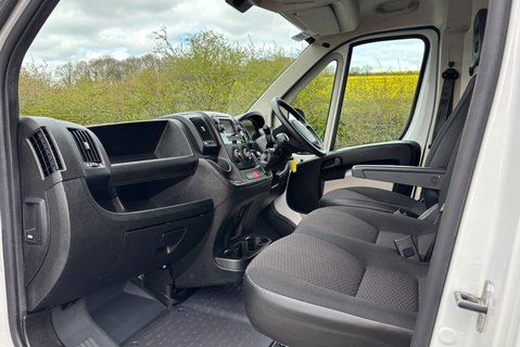 Citroen Relay 35 L2H2 Enterprise Panel Van with Tail Lift 16