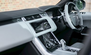 Land Rover Range Rover Sport 5.0 SVR 17