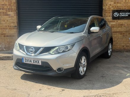 Nissan Qashqai 1.2 DIG-T Acenta Premium SUV 5dr Petrol Manual 2WD