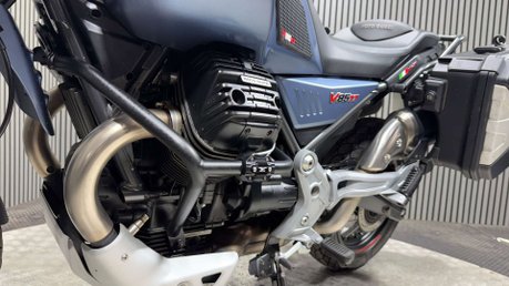 Moto Guzzi V85 850 TT 2019 37K MOT SEPTEMBER 2027 PANNIERS ADVENTURE BIKE 38