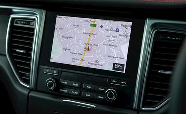 Porsche Macan GTS 19