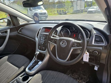 Vauxhall Astra 1.6 16v Exclusiv Hatchback 5dr Petrol Auto Euro 5 (115 ps) 18