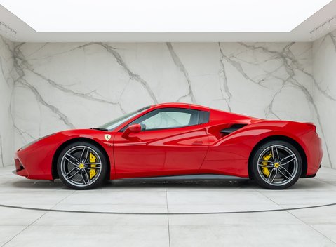 Ferrari 488 SPIDER 4