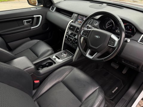 Land Rover Discovery Sport 2.0 TD4 SE Tech Auto 4WD Euro 6 (s/s) 5dr 9