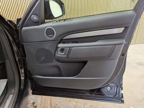 Land Rover Discovery 3.0 Discovery R-Dynamic HSE MHEV Auto 4WD 5dr 34