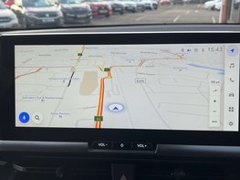 Toyota C-HR 1.8 C-HR Design HEV CVT 5dr 33