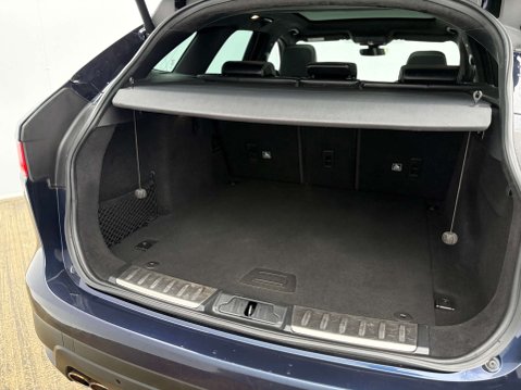 Jaguar F-Pace 2.0 F-Pace R-Sport AWD D Auto 4WD 5dr 37