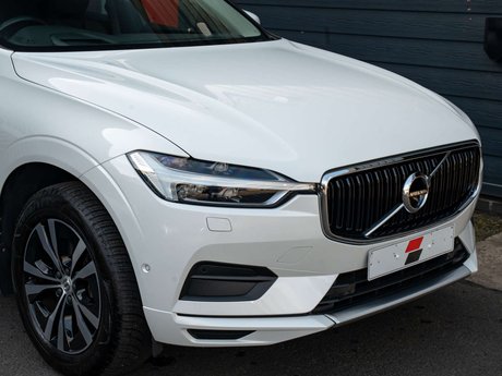 Volvo XC60 2.0 XC60 Momentum B4 MHEV AWD Auto 4WD 5dr 23