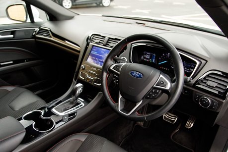 Ford Mondeo ST-LINE