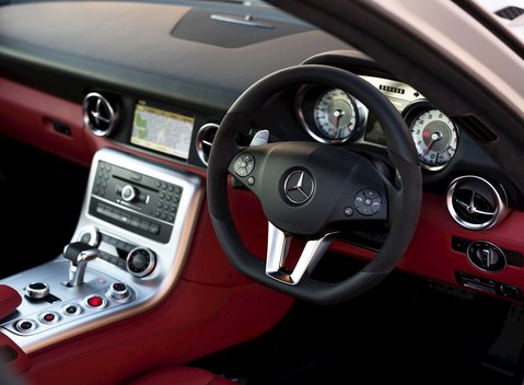 Mercedes-Benz SLS AMG 16