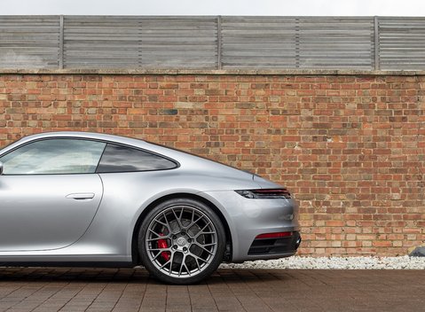 Porsche 911 Carrera 4S (992) 28