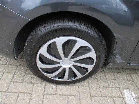 Ford Focus 1.6 Style 5dr 12