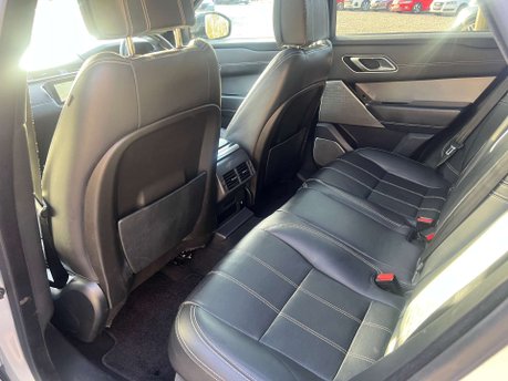Land Rover Range Rover Velar 3.0 Range Rover Velar R-Dynamic HSE D300 Auto 4WD 5dr 35