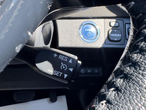 Toyota Yaris 1.5 VVT-h Icon E-CVT Euro 6 (s/s) 5dr 28