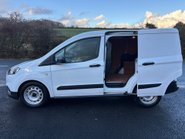 Ford Transit Courier Base Ecoboost 100 ps with Air Con / Rear Sensors 9