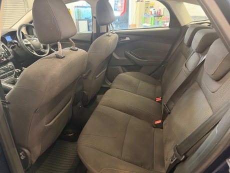 Ford Focus 1.6 TDCi Titanium Euro 5 (s/s) 5dr 14