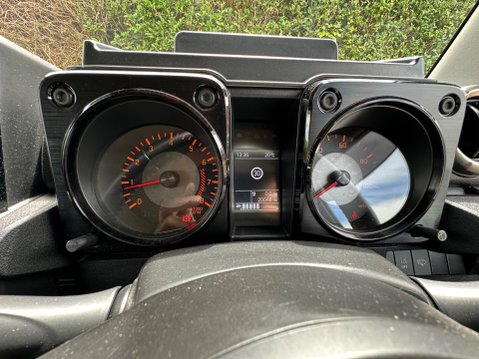Suzuki Jimny SZ5 24