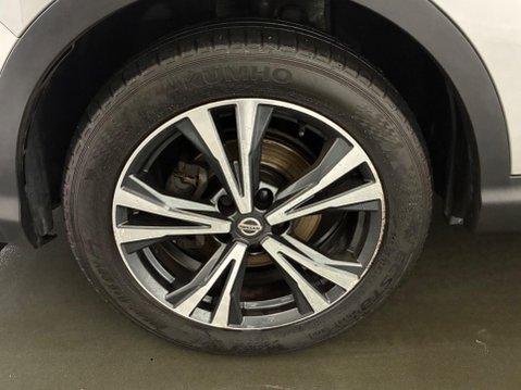 Nissan Qashqai 1.5 dCi N-Connecta Euro 6 (s/s) 5dr 36
