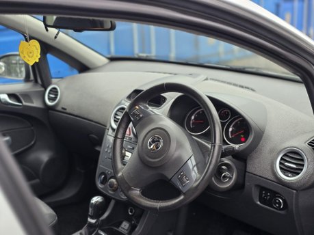 Vauxhall Corsa 1.4 16V SE Hatchback 5dr Petrol Auto Euro 5 (100 ps) 16