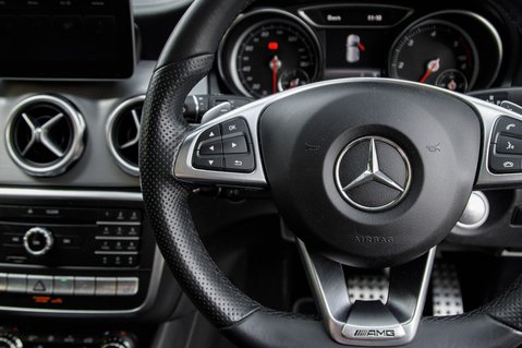 Mercedes-Benz GLA Class GLA 200 D 4MATIC AMG LINE PREMIUM PLUS 19