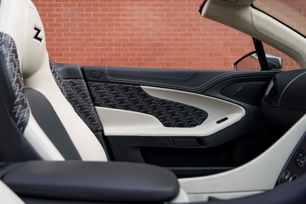 Aston Martin Vanquish Zagato Volante 29