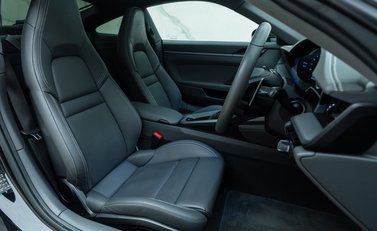 Porsche 911 Carrera 4S (992) 14