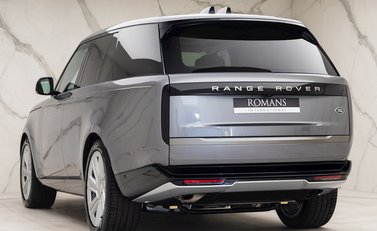 Land Rover Range Rover P400 HSE 3