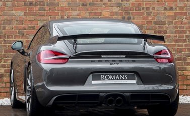 Porsche Cayman GT4 3
