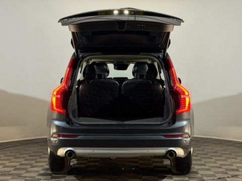 Volvo XC90 D5 MOMENTUM AWD 8