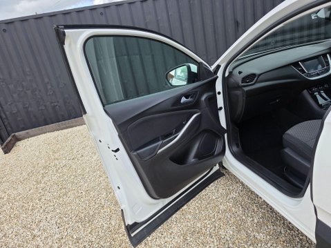 Vauxhall Grandland X 1.2 Turbo SE Euro 6 (s/s) 5dr 25