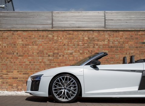 Audi R8 V10 Plus Spyder 36