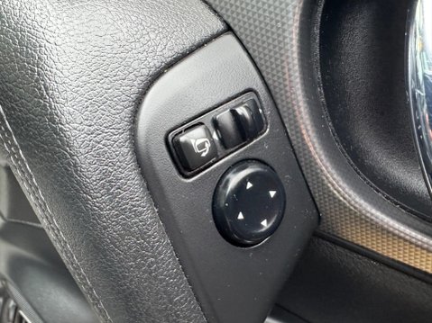 Nissan Qashqai 1.3 DIG-T Tekna Euro 6 (s/s) 5dr 37