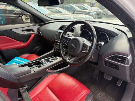 Jaguar F-Pace 2.0 F-Pace R-Sport AWD D Auto 4WD 5dr 4