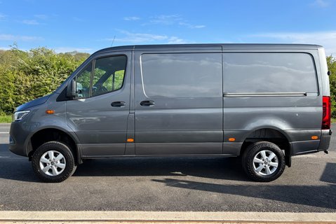 Mercedes-Benz Sprinter 319 Cdi 7g-Tronic L2 H1 4x4 Panel Van - Air Con / Sat Nav / Rear Camera 7
