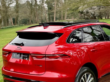 Jaguar F-Pace R-DYNAMIC BLACK 82